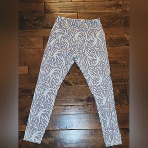 High waisted leggings move theology with pockets size medium brand new !!